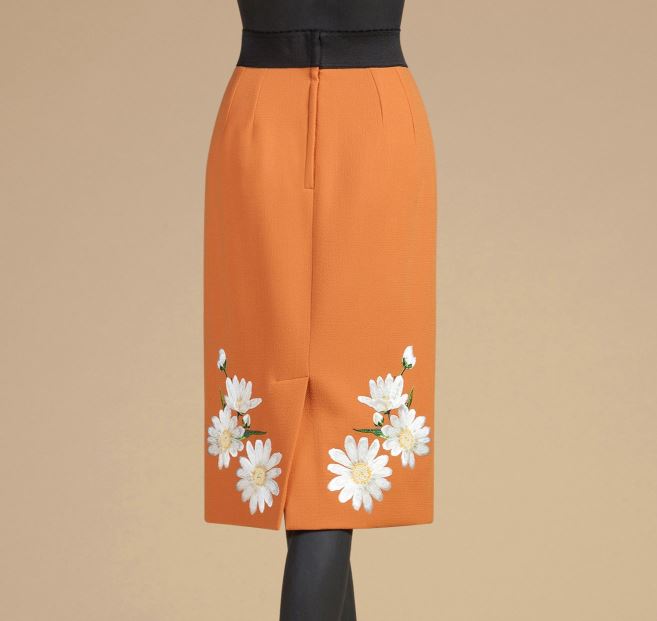 Machine Embroidery Design White Daisies